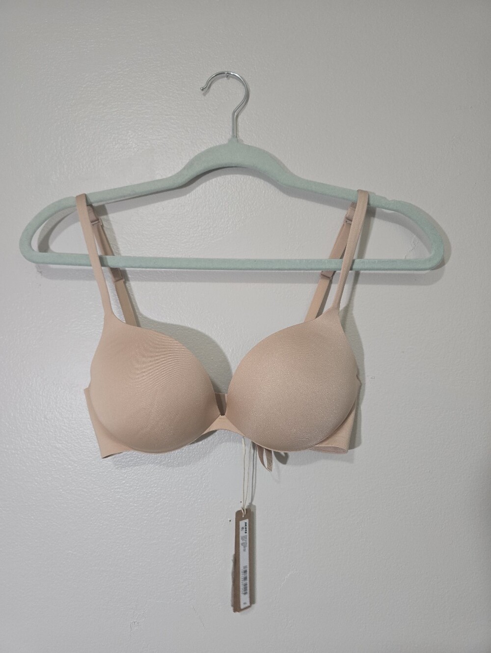 SKIMS NWT Ultimate Push Up Plunge Bra 30D